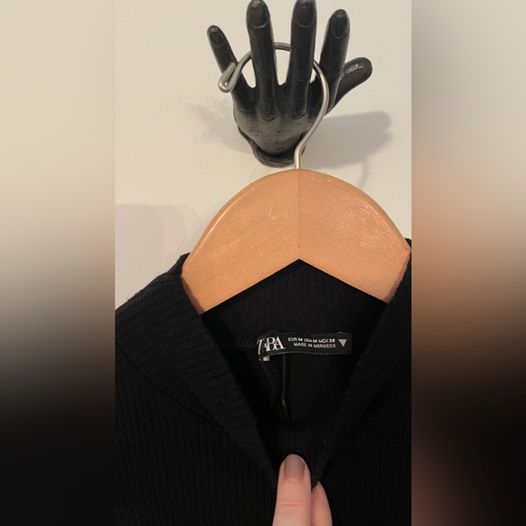 M Zara Maxi dress. Knit top, soft acrylic polka dot bottom. Black & White - Picture 3 of 6